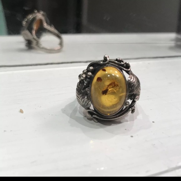 Jewelry - Amber antique ring